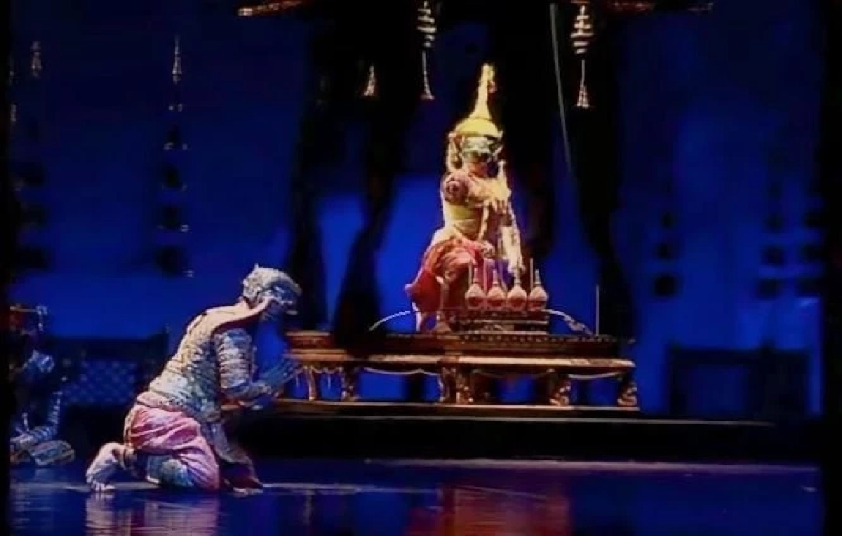 “เมื่อไม่มีใครดู แม่จะดูเอง” พระราชดำรัสที่ชุบชีวิตโขนไทย
