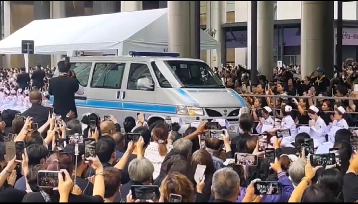 สาเหตุใช้ \"เจมส์ บอนด์\" เป็นรถเชิญพระบรมศพ \"สมเด็จพระพันปีหลวง\"