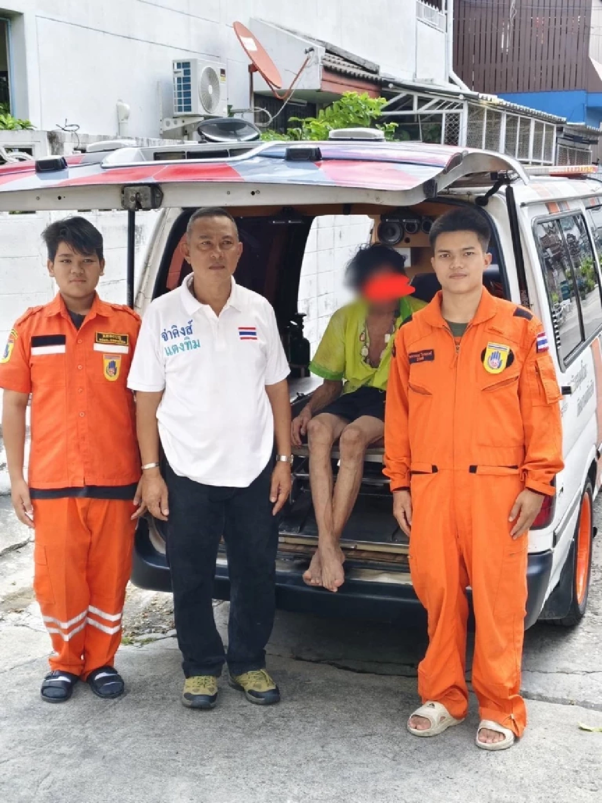 สุดเวทนา คุณตา 80 ถูกลูกเมียขับรถพามาทิ้ง ให้อดอยากข้างถนน