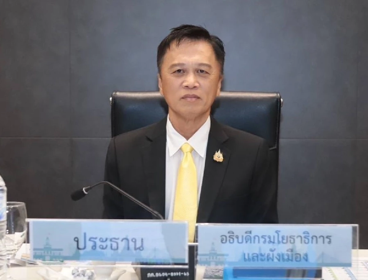 กรมโยธาธิการและผังเมือง เดินหน้าระบายน้ำเต็มกำลัง เสริมคันดินป้องกันน้ำท่วม อ.เสนา อยุธยา