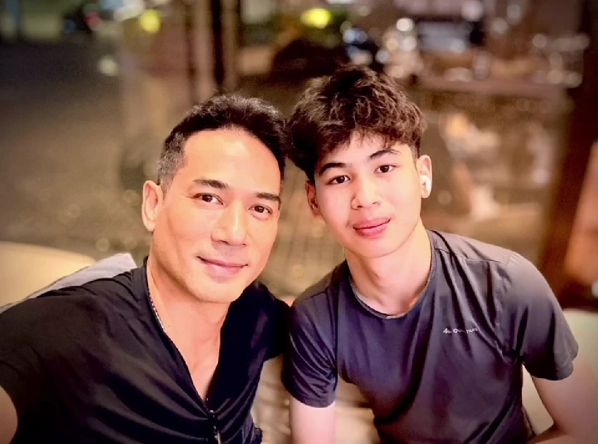 น้องไตตั้น ลูกชาย “ตุ้ย ธีรภัทร์” โตเป็นหนุ่ม 15 ปี หล่อสูสีคุณพ่อ