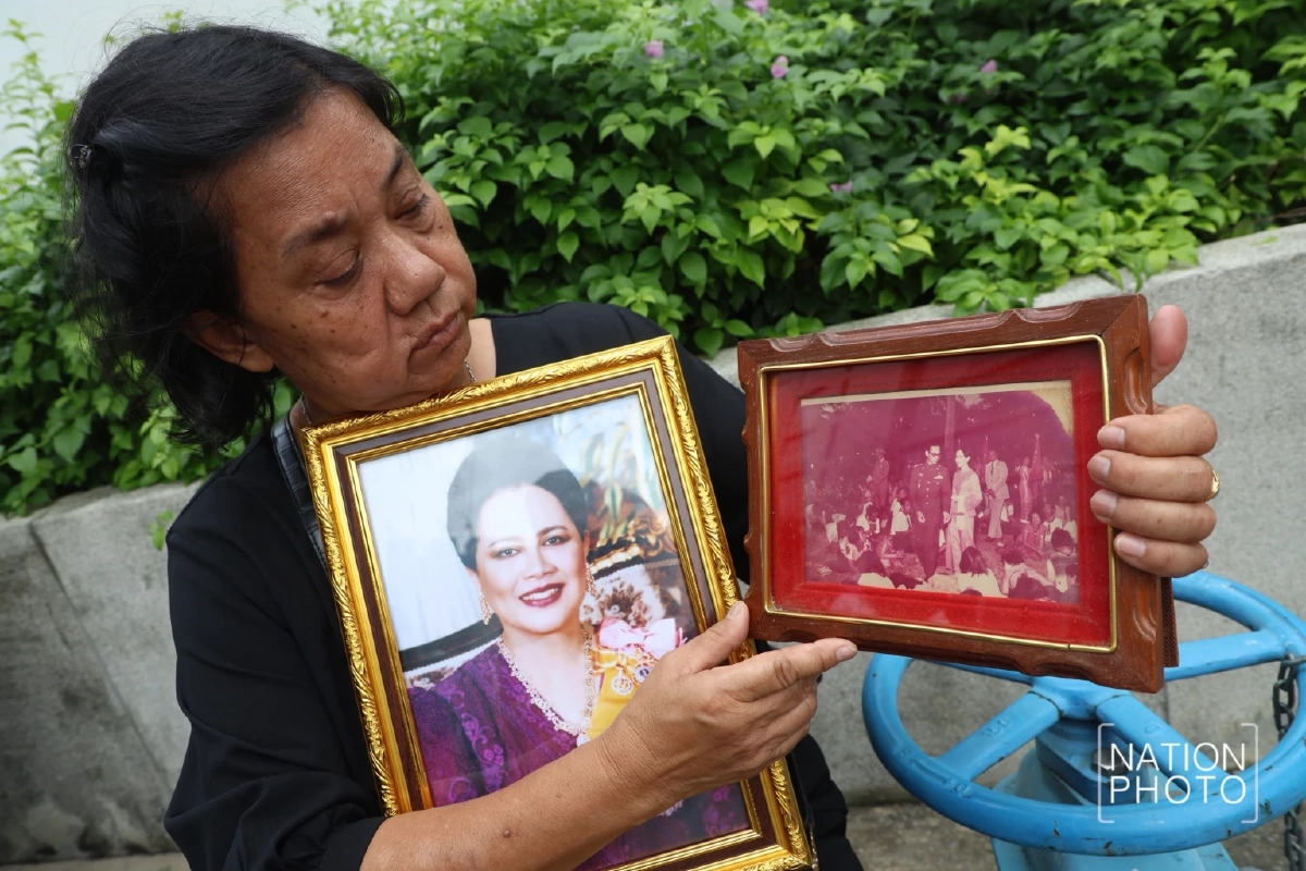 ประชาชนแต่งกายชุดดำ ร่วมถวายความอาลัยแด่สมเด็จพระพันปีหลวง
