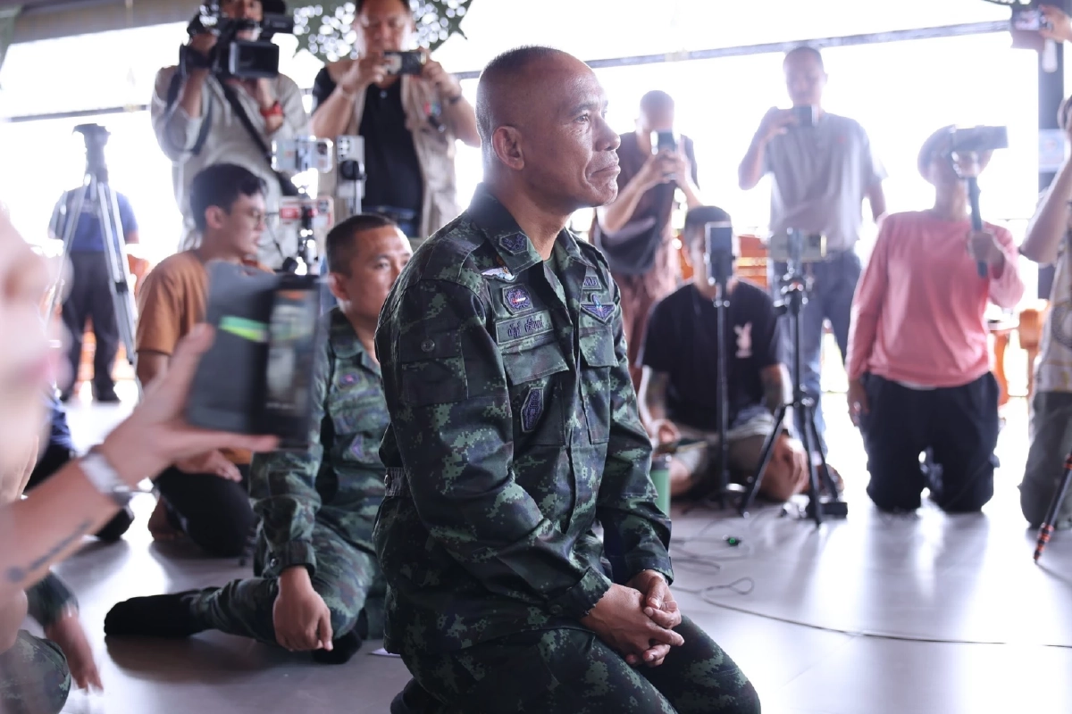 “พระสิ้นคิด” มอบเงินกองทัพบก 15 ล้าน สร้างถนนปกปักอธิปไตยไทย