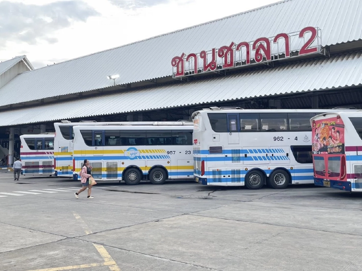 บขส. เตรียมรถ 7,000 เที่ยว! อำนวยความสะดวกประชาชนถวายสักการะ