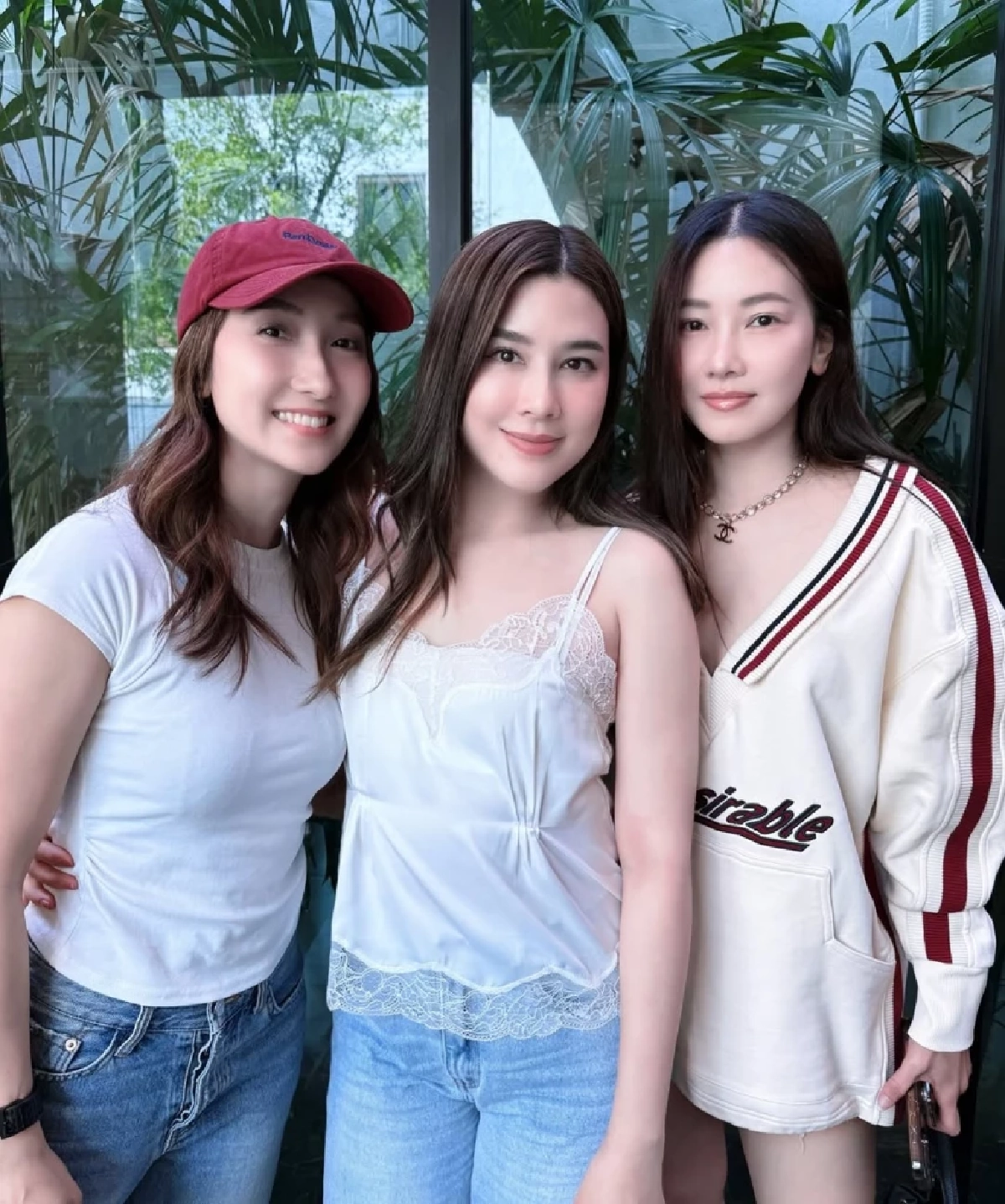 รวมตัวครบแก๊ง! มิตรภาพกว่า 20 ปี ยังคงแน่นแฟ้นไม่เปลี่ยน