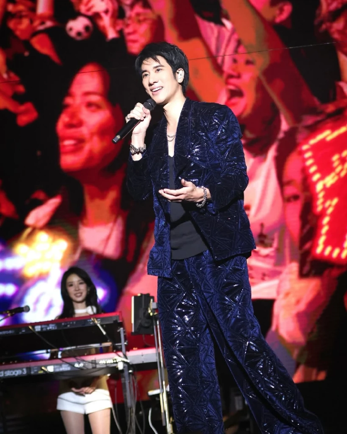 หล่ออมตะ “หวังลี่หง” ในวัย 49 ปี แต่หน้ายังเด็กเหมือนวัย 30