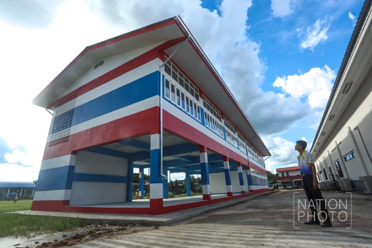ทาสีด้วยหัวใจรักชาติ อาคารเรียนใหม่โรงเรียนปราสาท จ.สุรินทร์