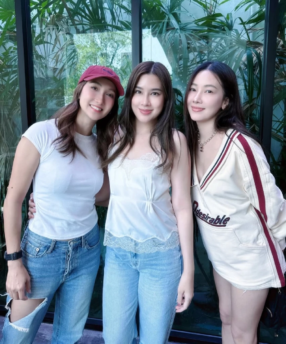 รวมตัวครบแก๊ง! มิตรภาพกว่า 20 ปี ยังคงแน่นแฟ้นไม่เปลี่ยน