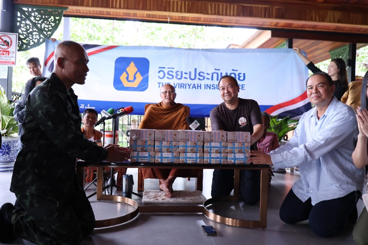 “พระสิ้นคิด” มอบเงินกองทัพบก 15 ล้าน สร้างถนนปกปักอธิปไตยไทย