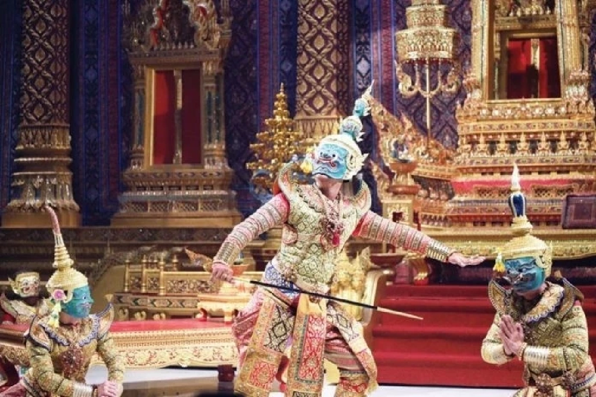 “เมื่อไม่มีใครดู แม่จะดูเอง” พระราชดำรัสที่ชุบชีวิตโขนไทย