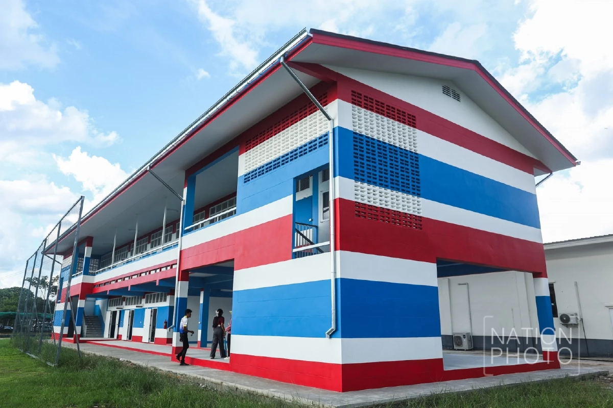 ทาสีด้วยหัวใจรักชาติ อาคารเรียนใหม่โรงเรียนปราสาท จ.สุรินทร์