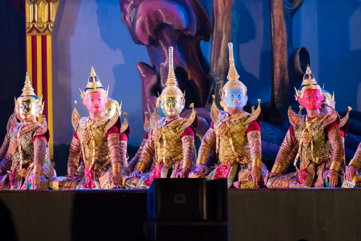 “เมื่อไม่มีใครดู แม่จะดูเอง” พระราชดำรัสที่ชุบชีวิตโขนไทย