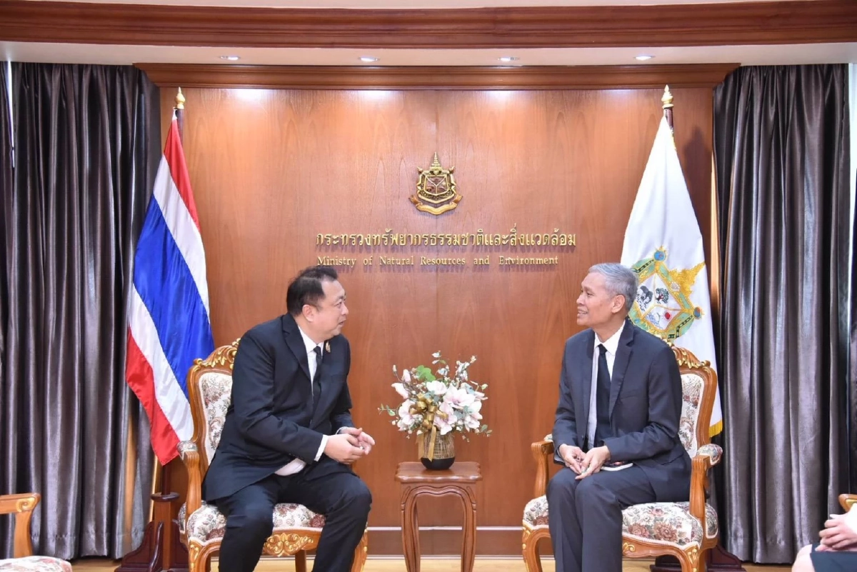 "รองนายกฯ สุชาติหารืออดีตทูตไทย วางแผนเจรจาช้างทูตศรีลังกา"