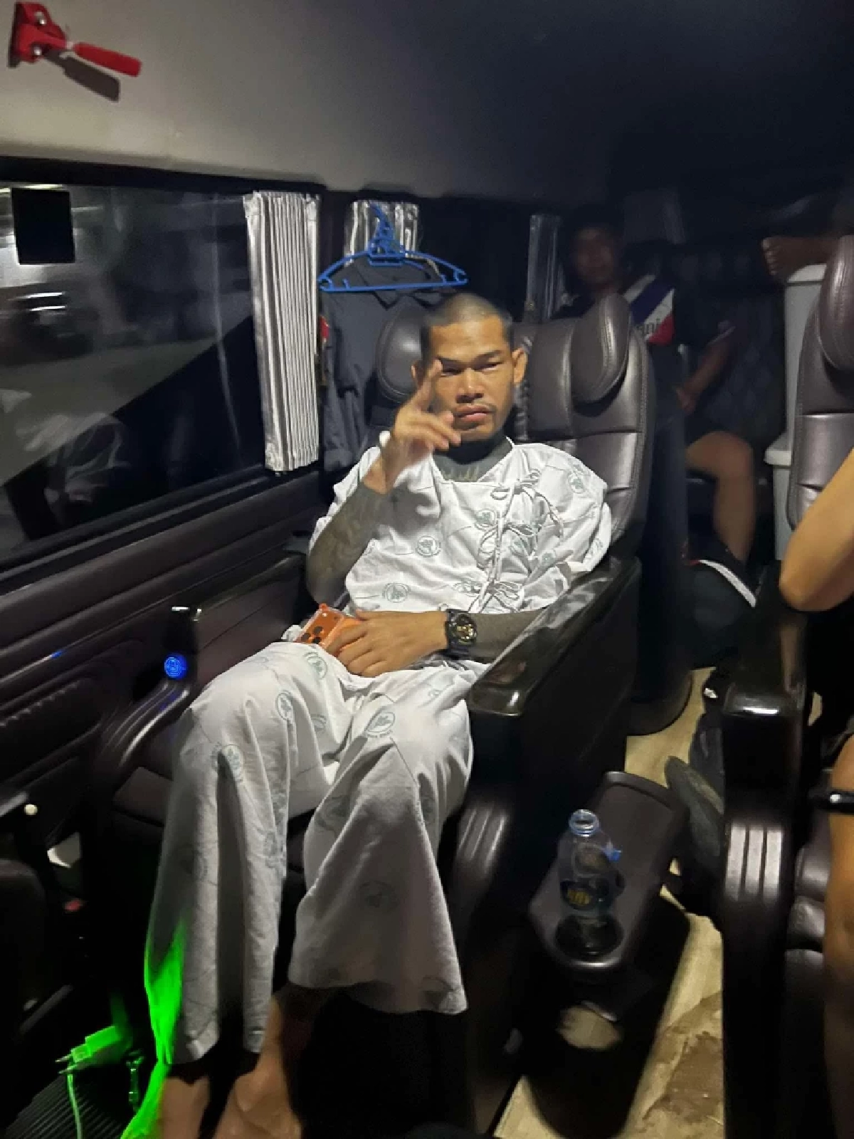 หามส่งรพ. \"ปอนด์ จักรกฤษณ์\" วูบกะทันหัน พร้อมเผยอาการล่าสุด