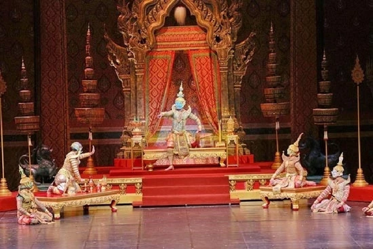 “เมื่อไม่มีใครดู แม่จะดูเอง” พระราชดำรัสที่ชุบชีวิตโขนไทย