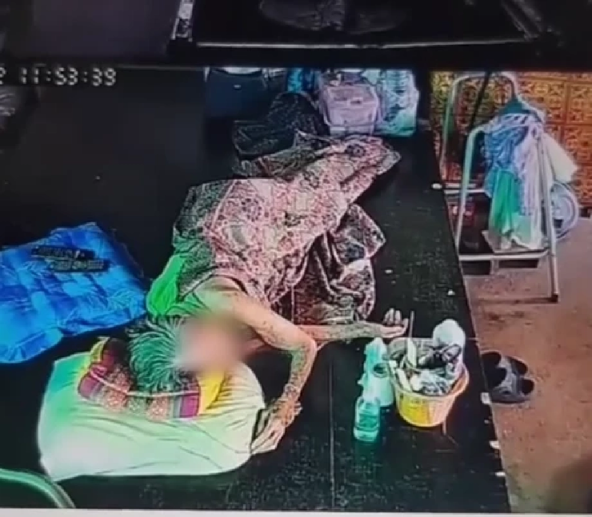 อาการล่าสุด ยายวัย 93 ปี ถูกงูเห่าฉก ขณะนอนหลับอยู่ใต้ถุนบ้าน