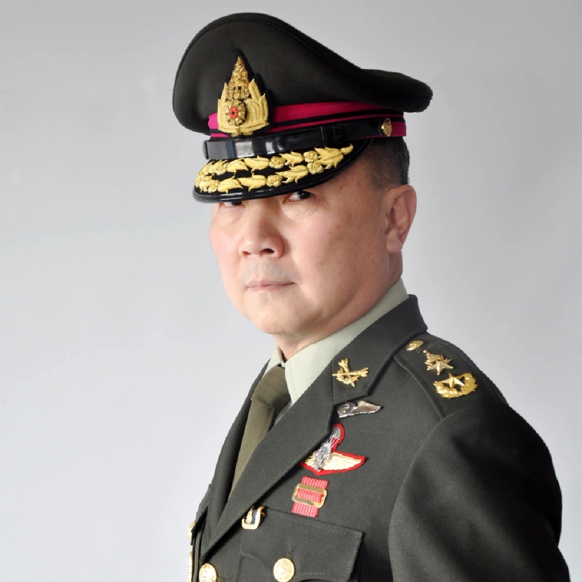 โพสต์เดียวสะเทือน \"หมอเหรียญทอง\" เปิดหมดเปลือกปมบัตรทอง