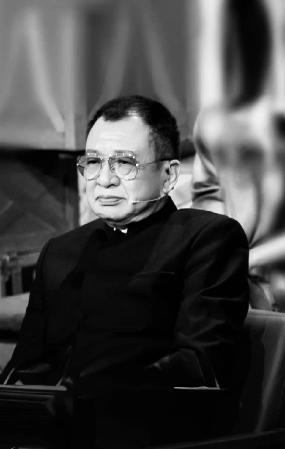 สิ้น \"นักแสดงรุ่นใหญ่\" จากไปกะทันหัน หลังถูกหามส่ง รพ.