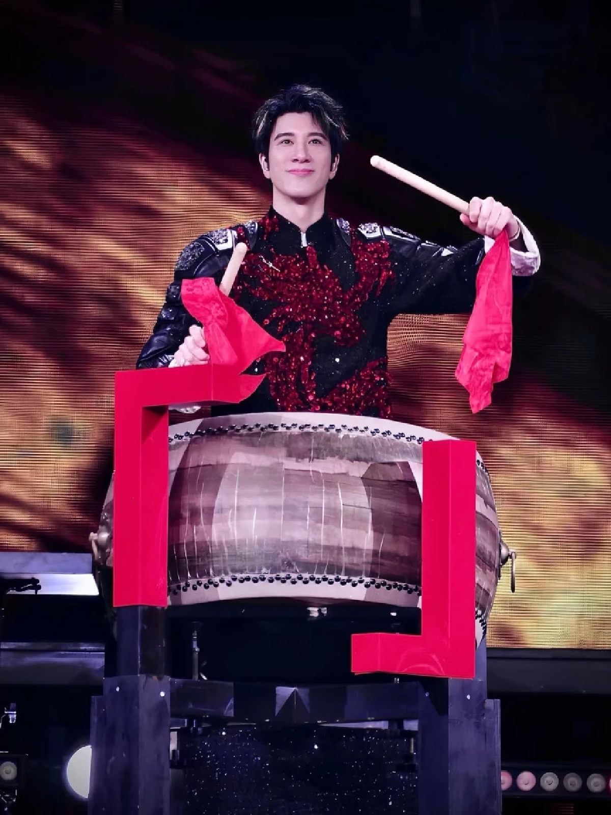 หล่ออมตะ “หวังลี่หง” ในวัย 49 ปี แต่หน้ายังเด็กเหมือนวัย 30