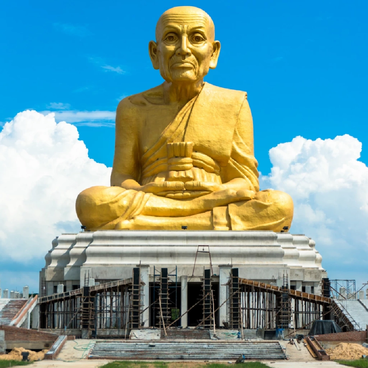 เผยตำนาน หลวงปู่ทวดเหยียบน้ำทะเลจืด พระเกจิผู้ศักดิ์สิทธิ์แห่งแดนใต้