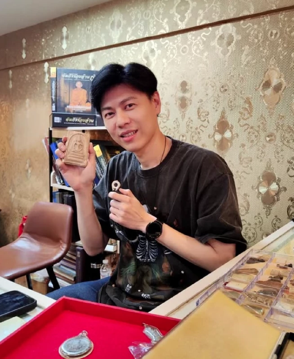\"เอ็ม หัตถ์เทพ\"โพสต์ภาพคู่ \"บอย ท่าพระจันทร์\" อ่านแล้วมีคนสะดุ้ง
