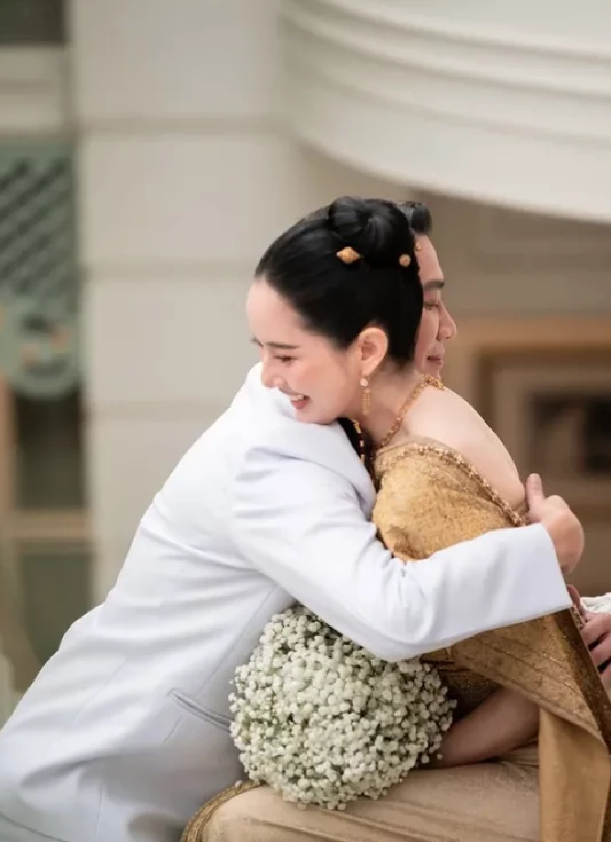 เปิดโฉมหน้า \"หมอเพื่อน\" เจ้าสาวของ \"หมวดอ๋อ\" หลังเตรียมวิวาห์หวาน