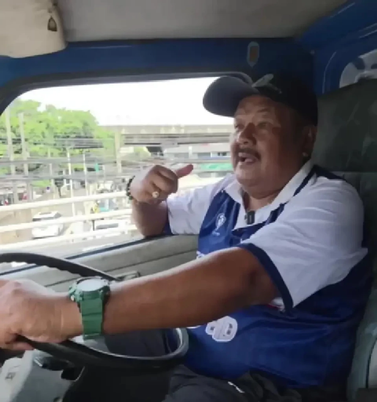 \"แบงค์ วงแคลช\" โพสต์ซึ้งถึง \"อ.สกล\" ไม่แปลกใจเห็นเต็มหน้าเพจ