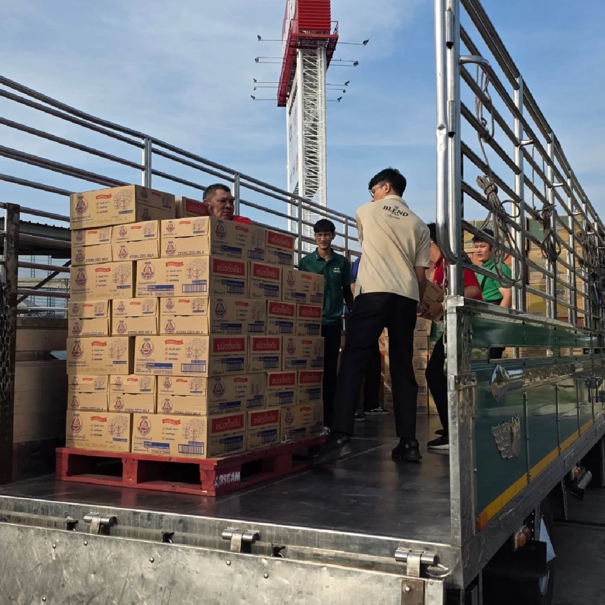 ยูทูบเบอร์เกาหลีหัวใจไทย จัดหนักสิ่งของอุปโภคบริโภค ช่วยชาวใต้