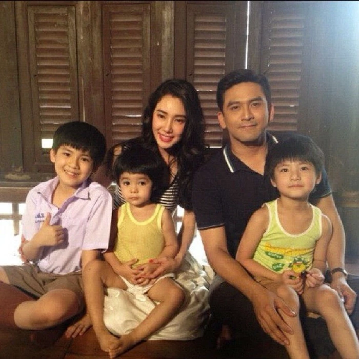 แม่ลำยองมาแล้ว โผล่เชียร์ลูกชาย “ยอร์ช” เดบิวต์คอนเสิร์ตแรก