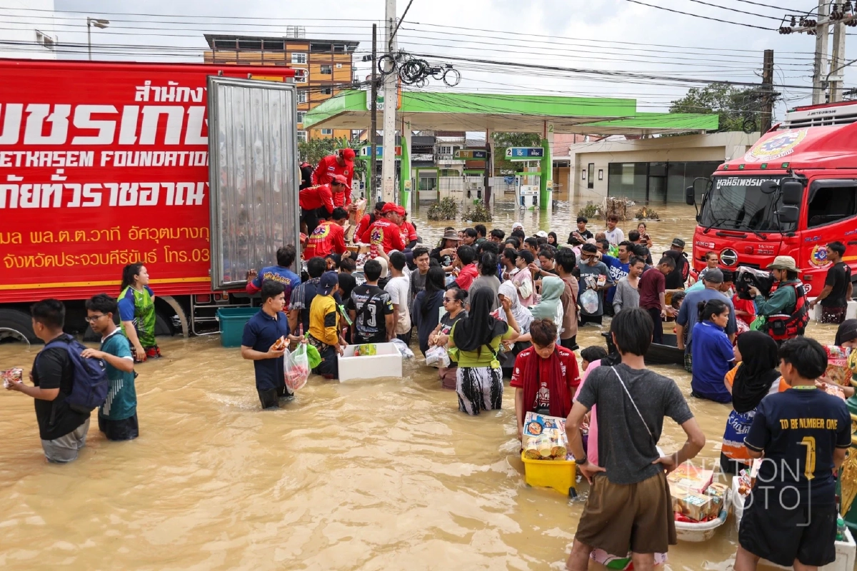 ชาวลาวร่วมแรง! ระดมทุนพุ่ง 200 ล้านกีบ ช่วยน้ำท่วมภาคใต้ไทย