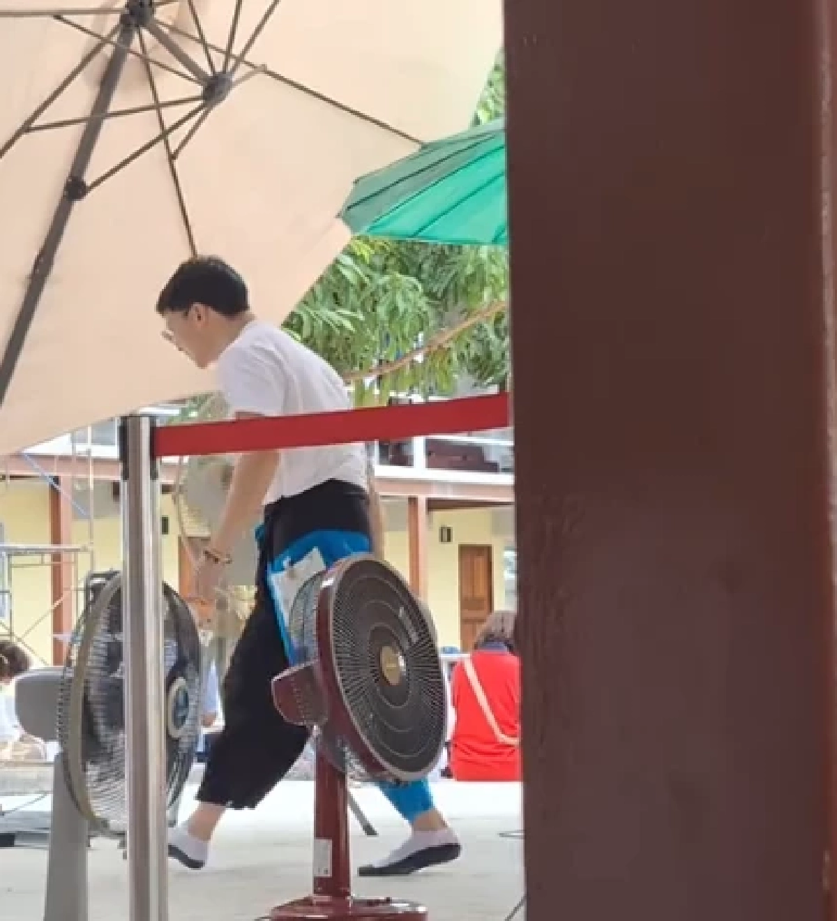 เปิดภาพล่าสุด นักร้องชื่อดัง หลังใช้ชีวิตเรียบง่ายติดดิน