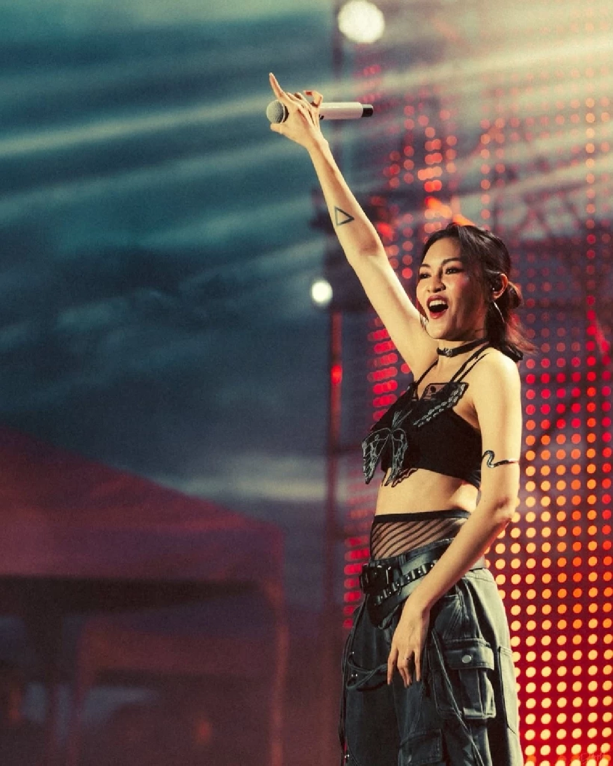 นาทีระทึกต่างแดน นักร้องดัง เดินทางคนเดียวเกือบไม่รอด