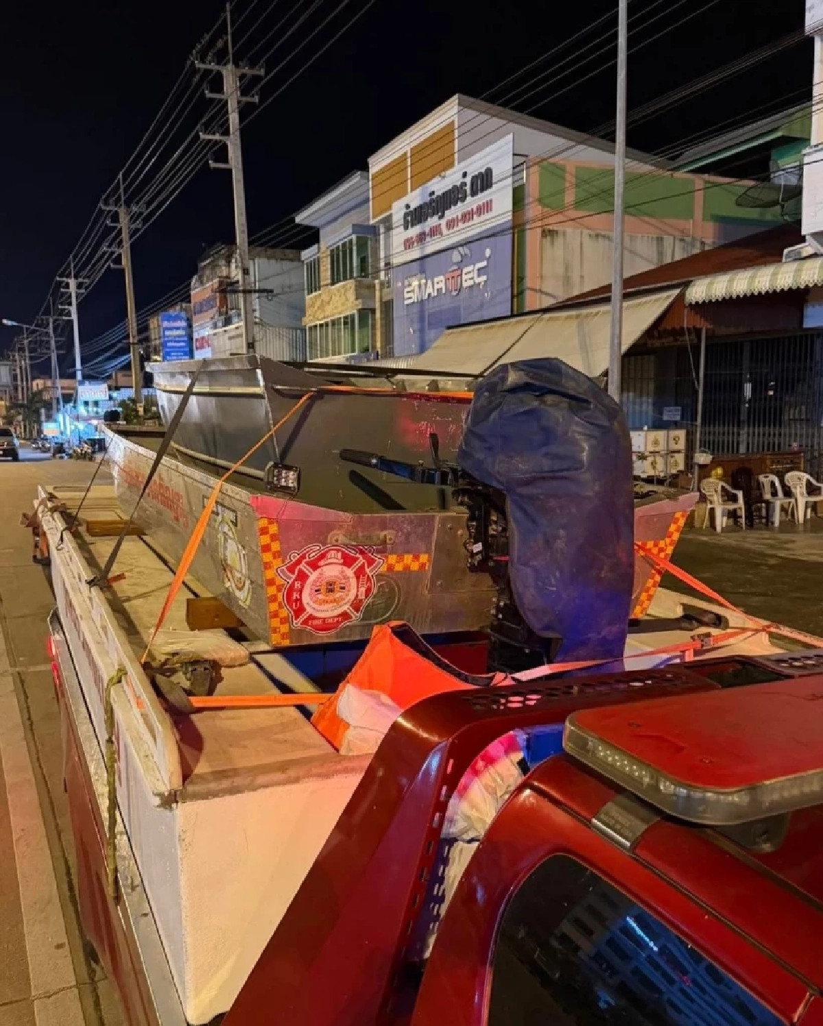 “นาย ณภัทร” ลุยเอง! ประสานทีมและอาสาลงพื้นที่ช่วยชาวหาดใหญ่