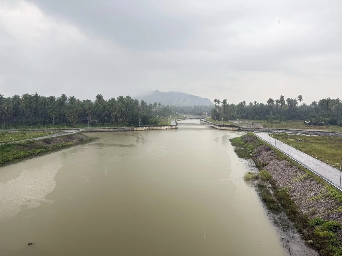 ฝนถล่มใต้! กรมชลฯ ระดมทีมรับมือเสี่ยงน้ำท่วมฉับพลัน