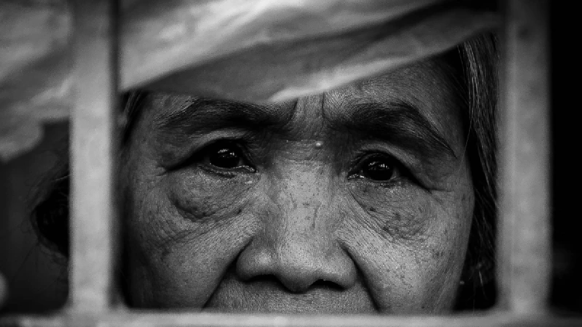 โศกนาฏกรรมครอบครัว ลูกสาวสารภาพทำแม่สูงอายุเพราะแรงกดดัน