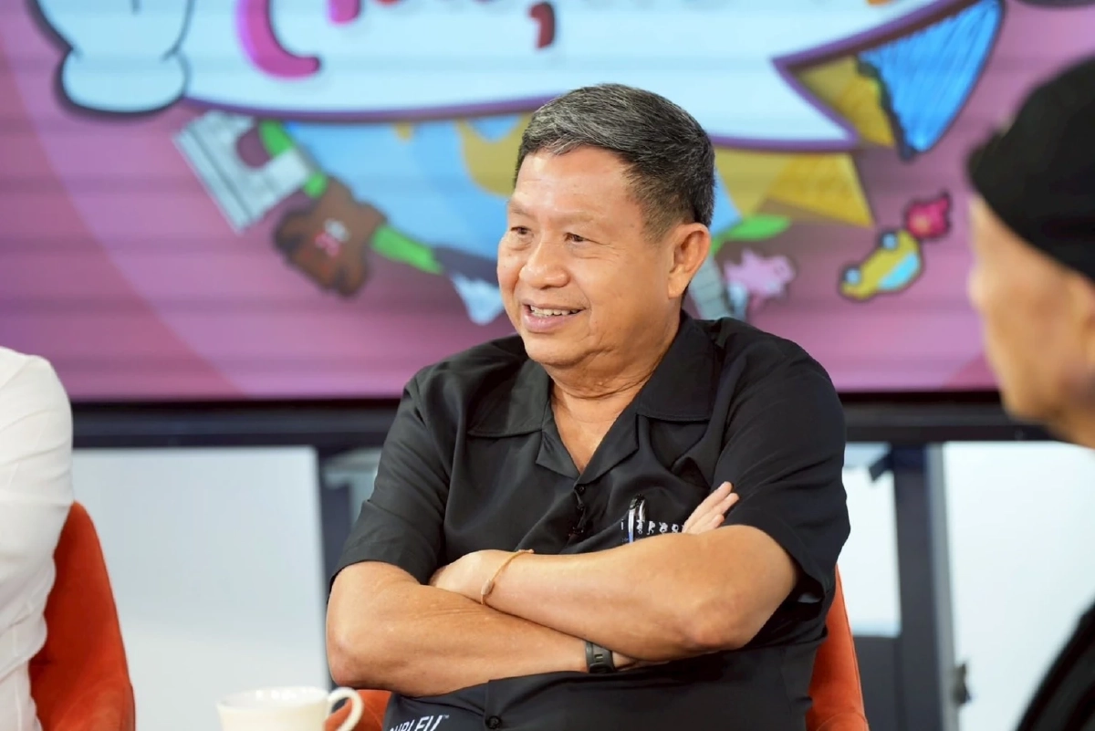 ส่งกำลังใจถึงลูกชาย หลังถูกวิจารณ์ปมปิดไมค์ เดินออกจากแถลงข่าว