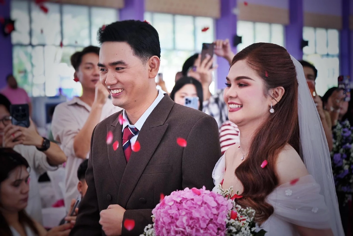 ซึ้งทั้งงาน คู่รักผู้บกพร่องทางการได้ยิน ใช้ภาษามือสาบานรัก