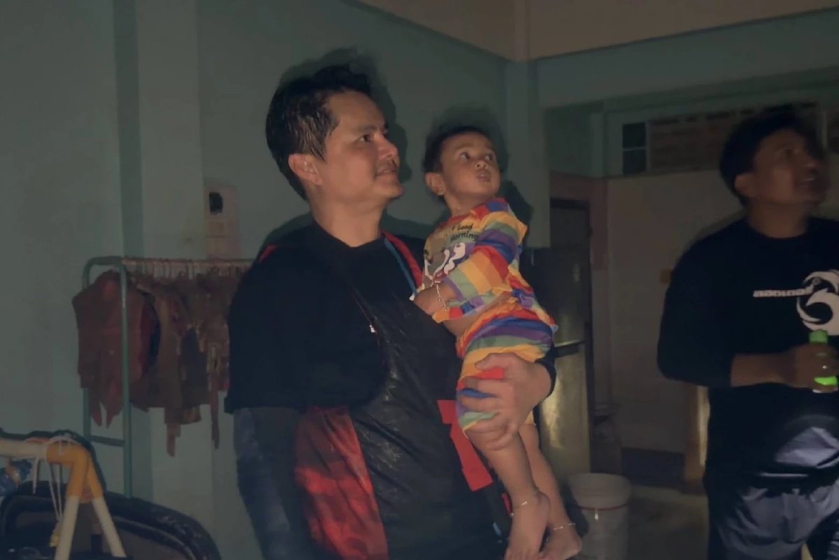 \"นอท ลอตเตอรี่พลัส\"นำทีมงาน ลุยช่วยเหลือผู้ประสบภัยหาดใหญ่ถึงหน้าบ้าน