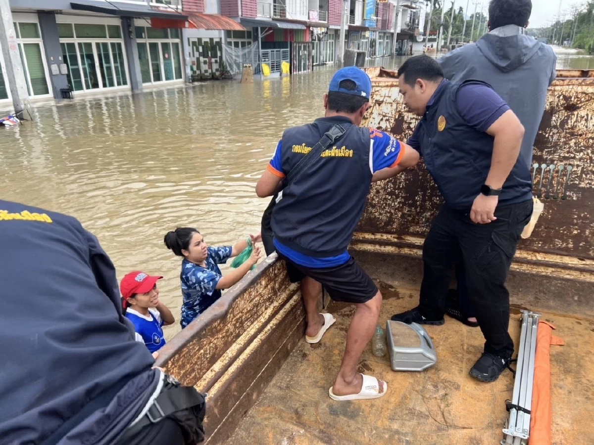 กรมโยธาธิการและผังเมือง สั่งการเต็มกำลัง เร่งให้ความช่วยเหลือผู้ประสบภัย อ.หาดใหญ่