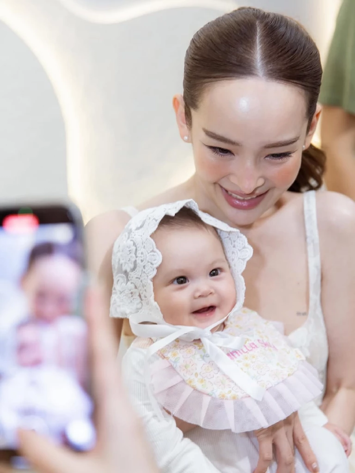 “ปุ้มปุ้ย” เปิดหน้าลูกสาวครั้งแรก น่ารักน่าฟัดเกินต้าน