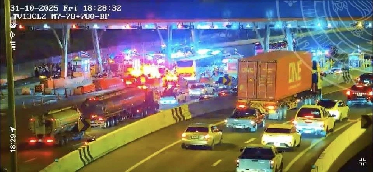 รู้แล้วสาเหตุ รถบัสมหาลัยฯดัง ชนท้ายกันขณะจอดจ่ายเงิน เจ็บ 41 ดับ 1