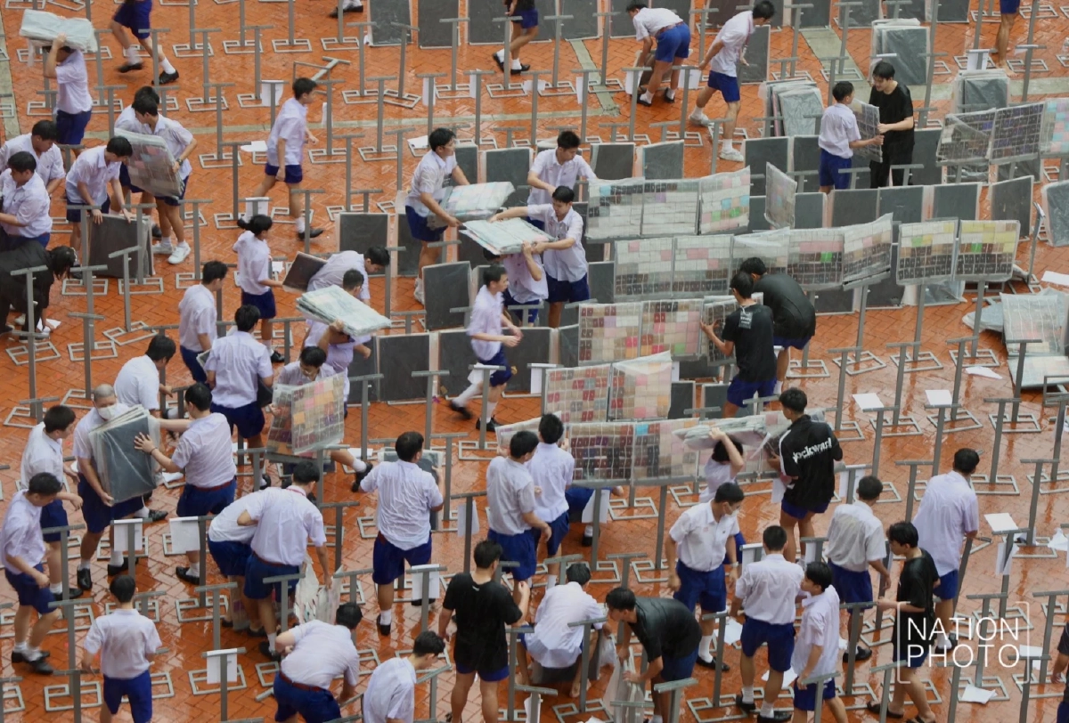 นักเรียนอัสสัมชัญ 1,250 คน แปรอักษรถวายสมเด็จพระพันปีหลวง