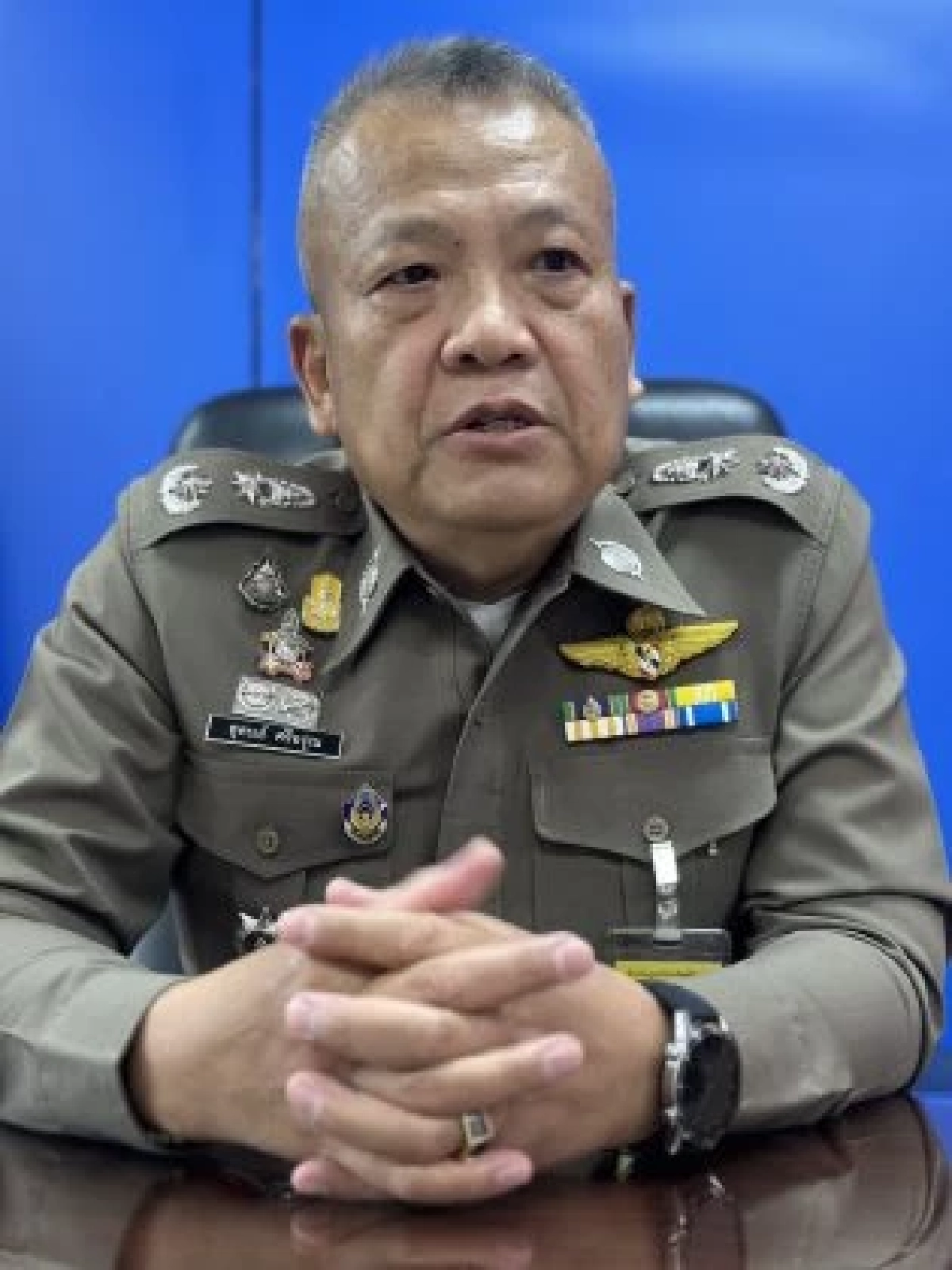 ตร.สุรินทร์เตือนชาวนา ห้ามตากข้าวบนถนนหลวง หลังเกิดเหตุสลด