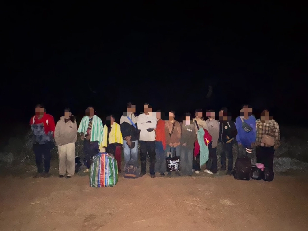 แรงงานกัมพูชาลอบข้ามแดนหวังหางานตลาดไท ถูกทหารบูรพาสกัดจับ