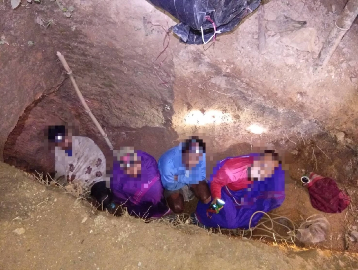 รวบ 4 ต่างด้าวพร้อมปืน ลักลอบขุดทองพื้นที่ป่าต้นน้ำ 1A