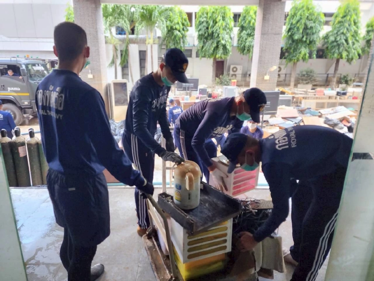 กองทัพเรือระดมกำลังฟื้นฟู รพ.หาดใหญ่ ตั้งเป้าเปิดห้องฉุกเฉิน