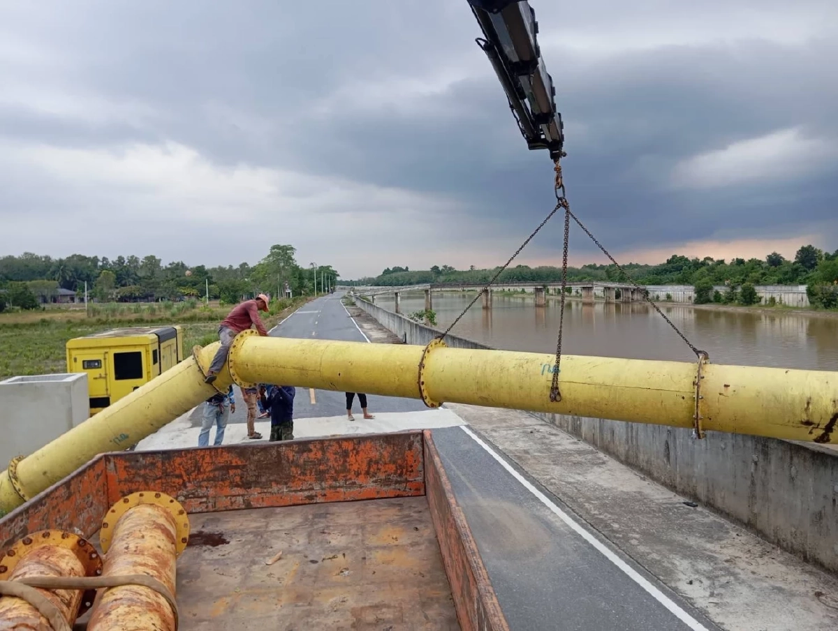 กรมชลประทาน เฝ้าระวังฝนใต้เข้ม ระดมเจ้าหน้าที่–เครื่องจักร