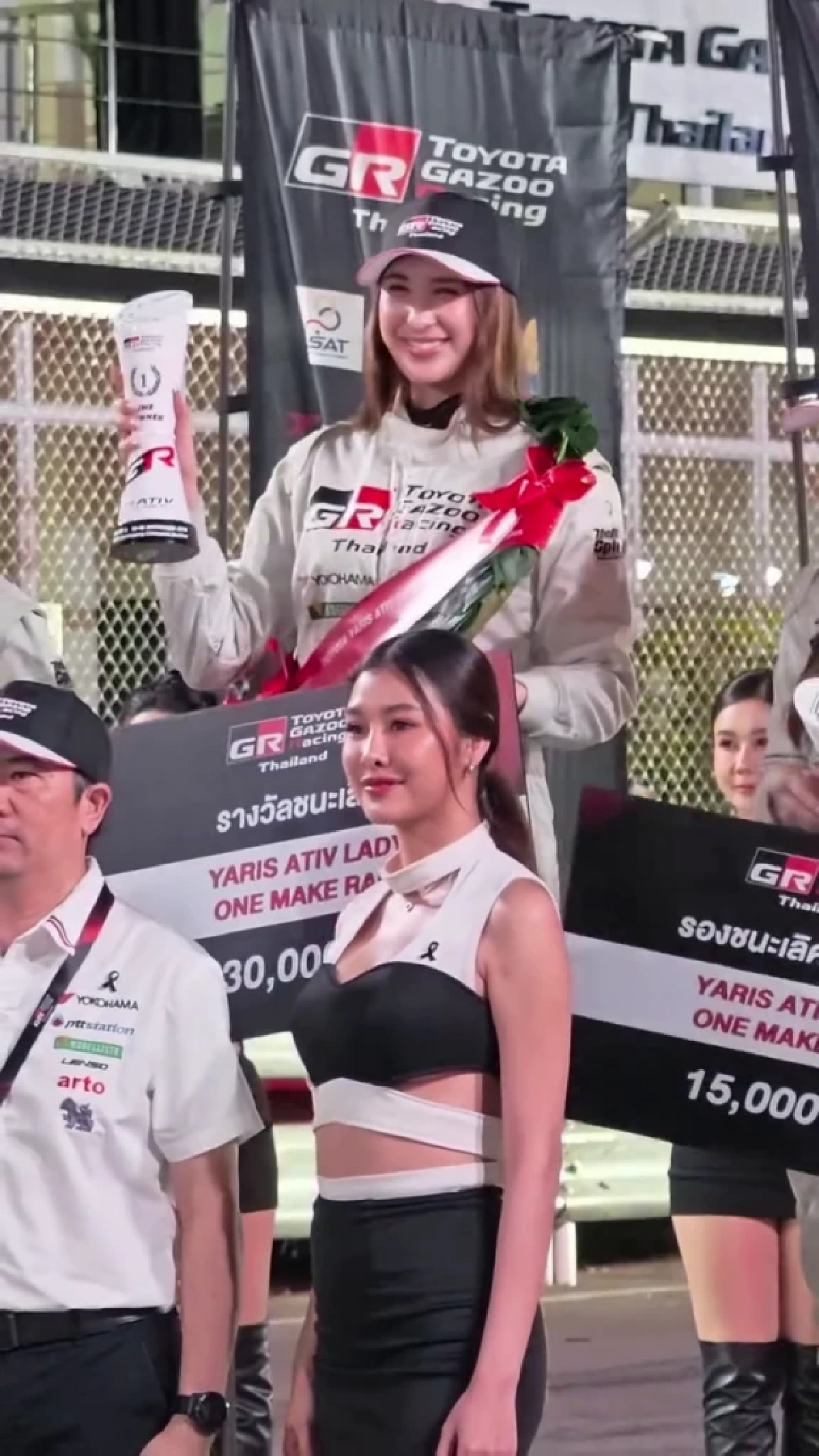 พ่อพีทปลื้มสุด! ลูกๆผงาดคว้าแชมป์คู่ ปิดฤดูกาลแข่งรถปี 68