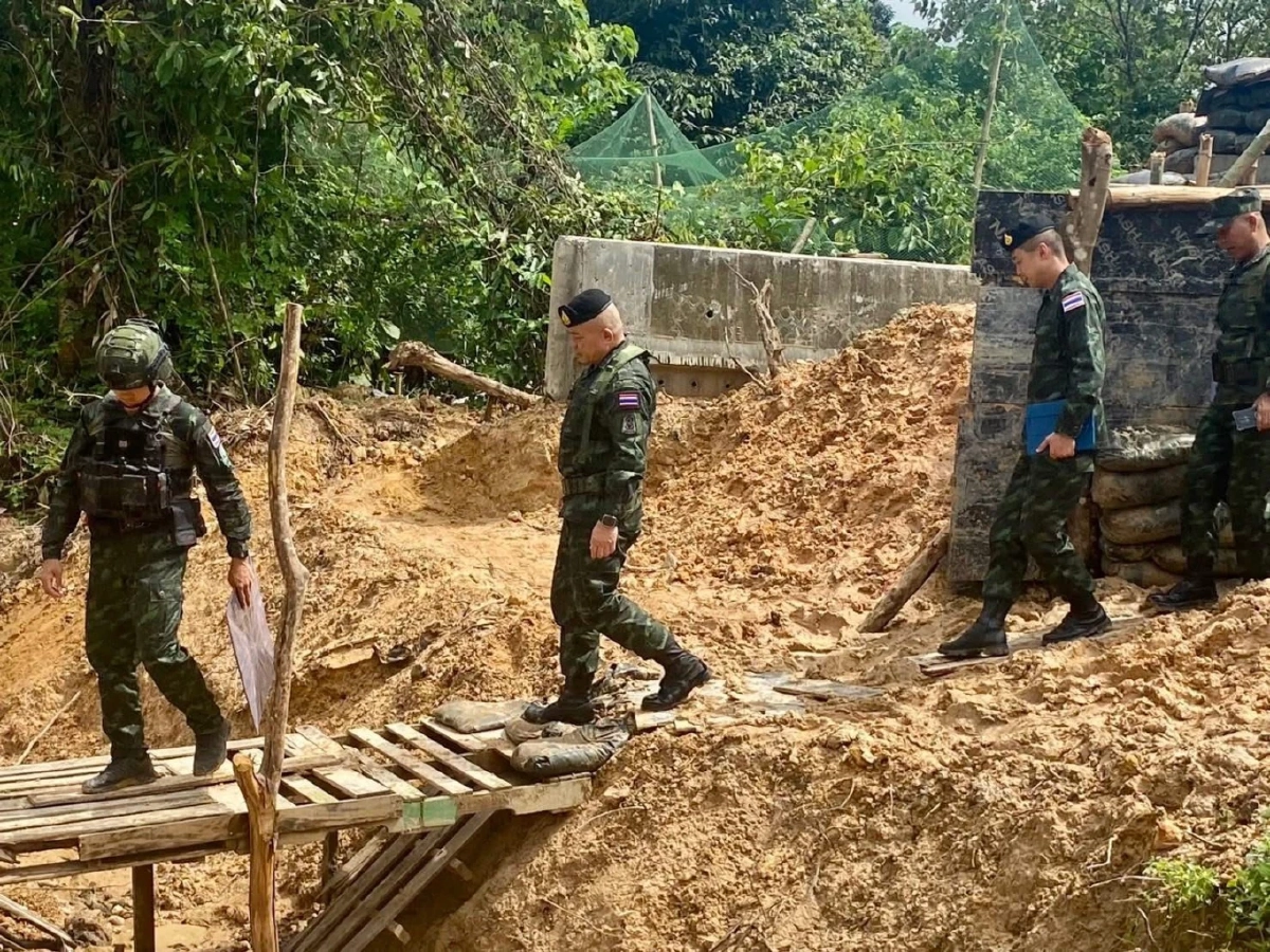 กองทัพภาคที่ 2 เร่งสร้างหลุมบุคคลคู่–หลุมหลบภัยกว่า 250 แห่ง