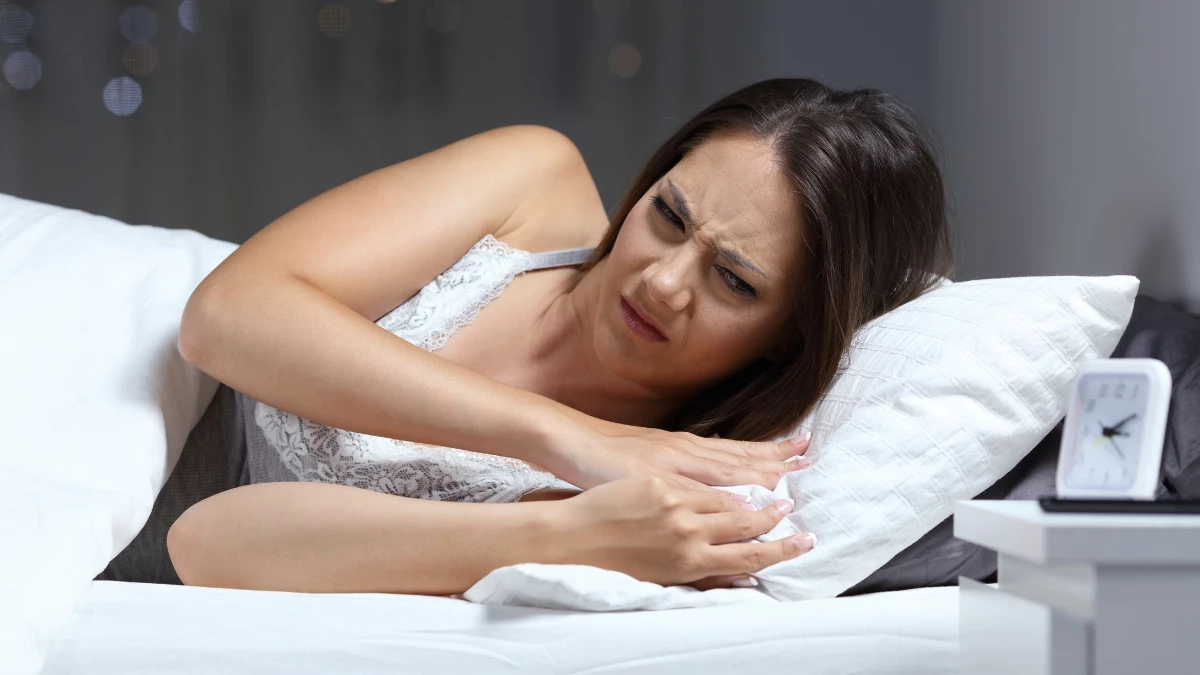 เคยสะดุ้งตื่นกลางคืน คืออะไร? ทำไมบางครั้งรู้สึกเหมือนตกลงมา